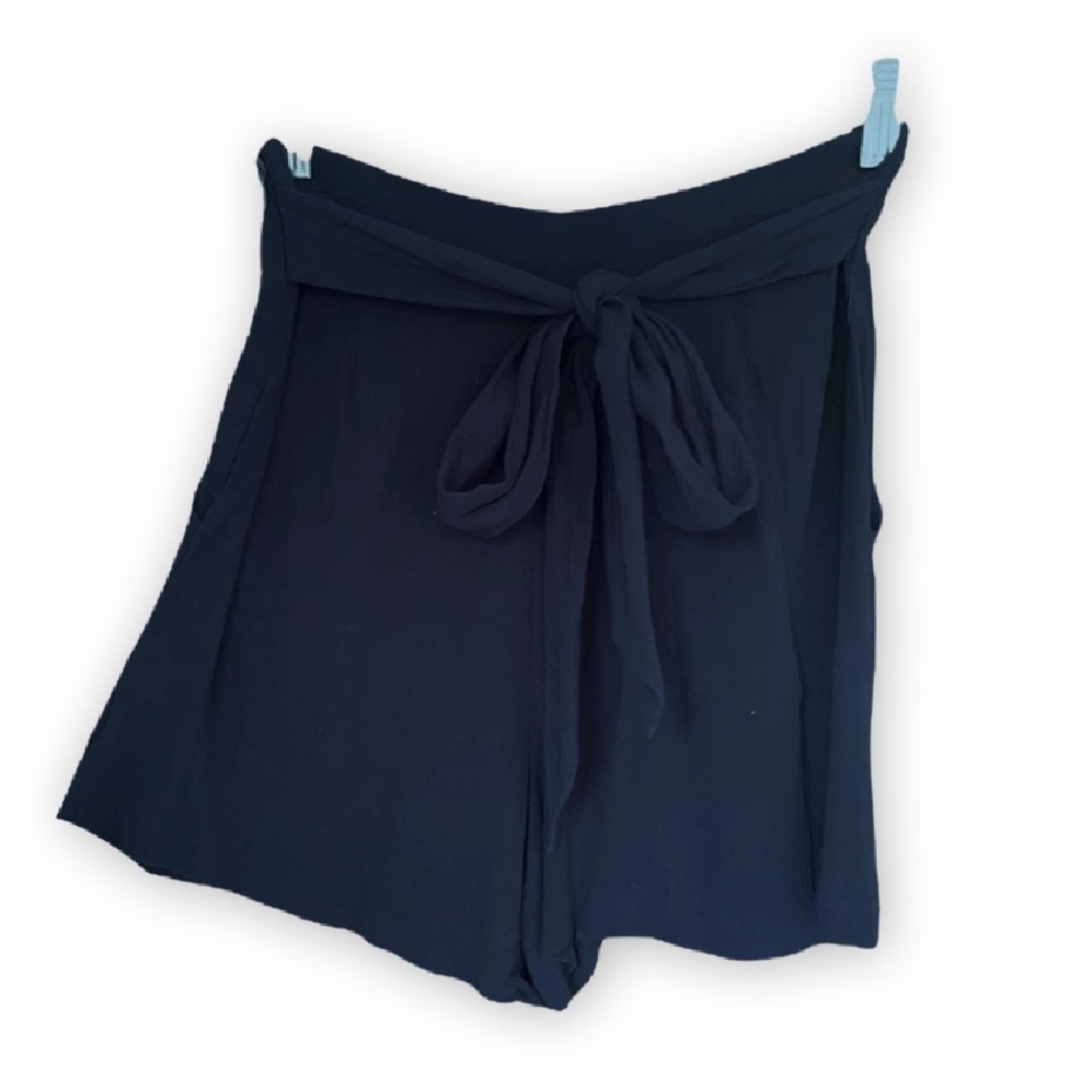 Pleated shorts